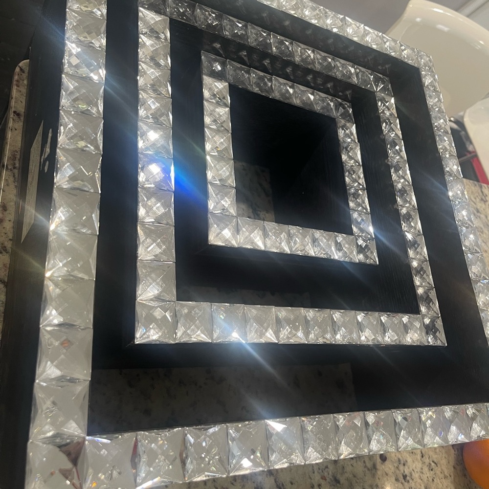 Diamond staggered home decor